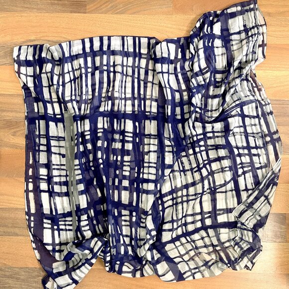 Printed Village scarf / wrap - navy, white and gray geometric - Picture 4 of 7